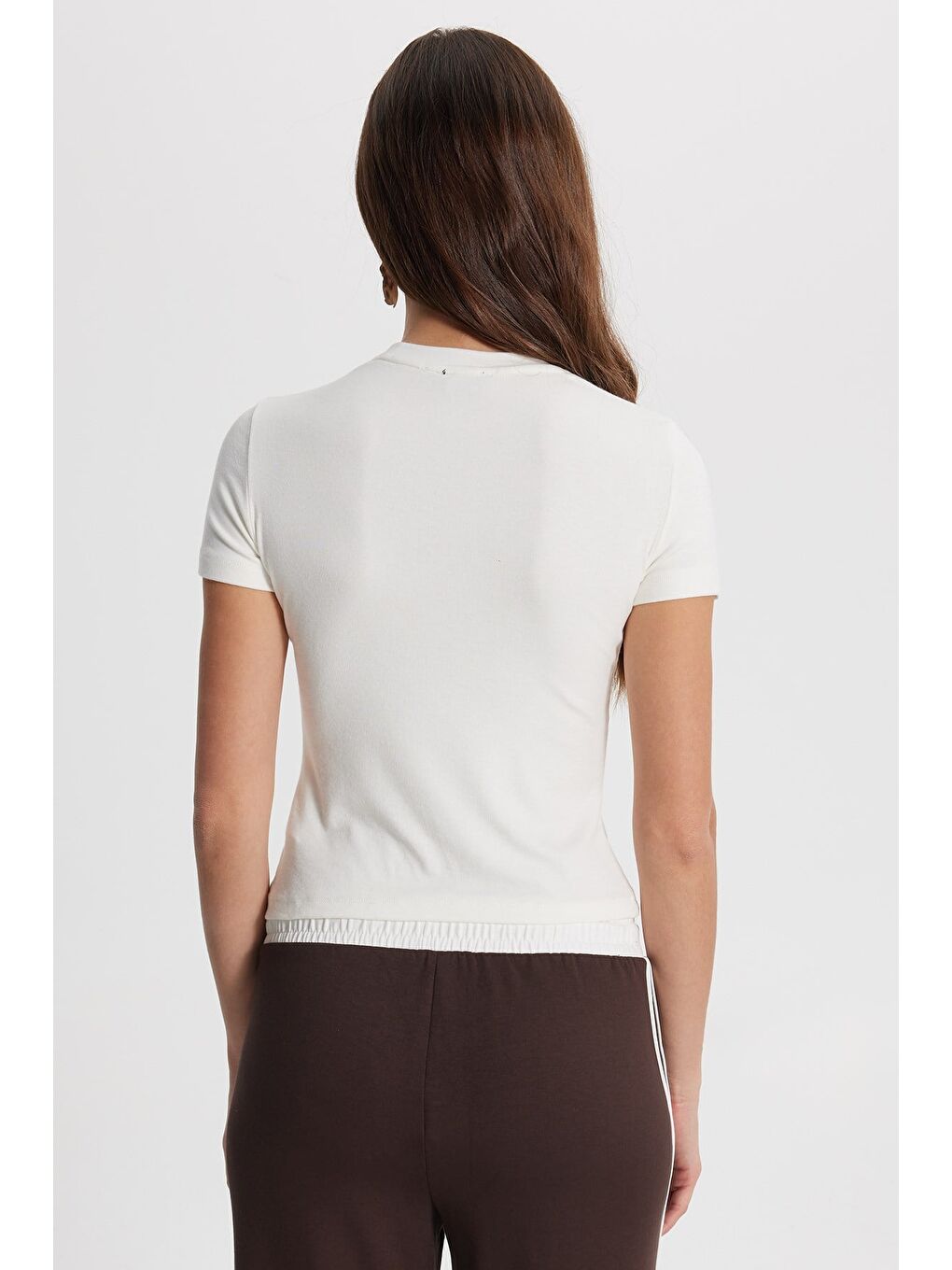 Kadın Slim Fit Dar Kesim Pamuklu Kısa Kollu Bisiklet Yaka Beyaz Tişört-5