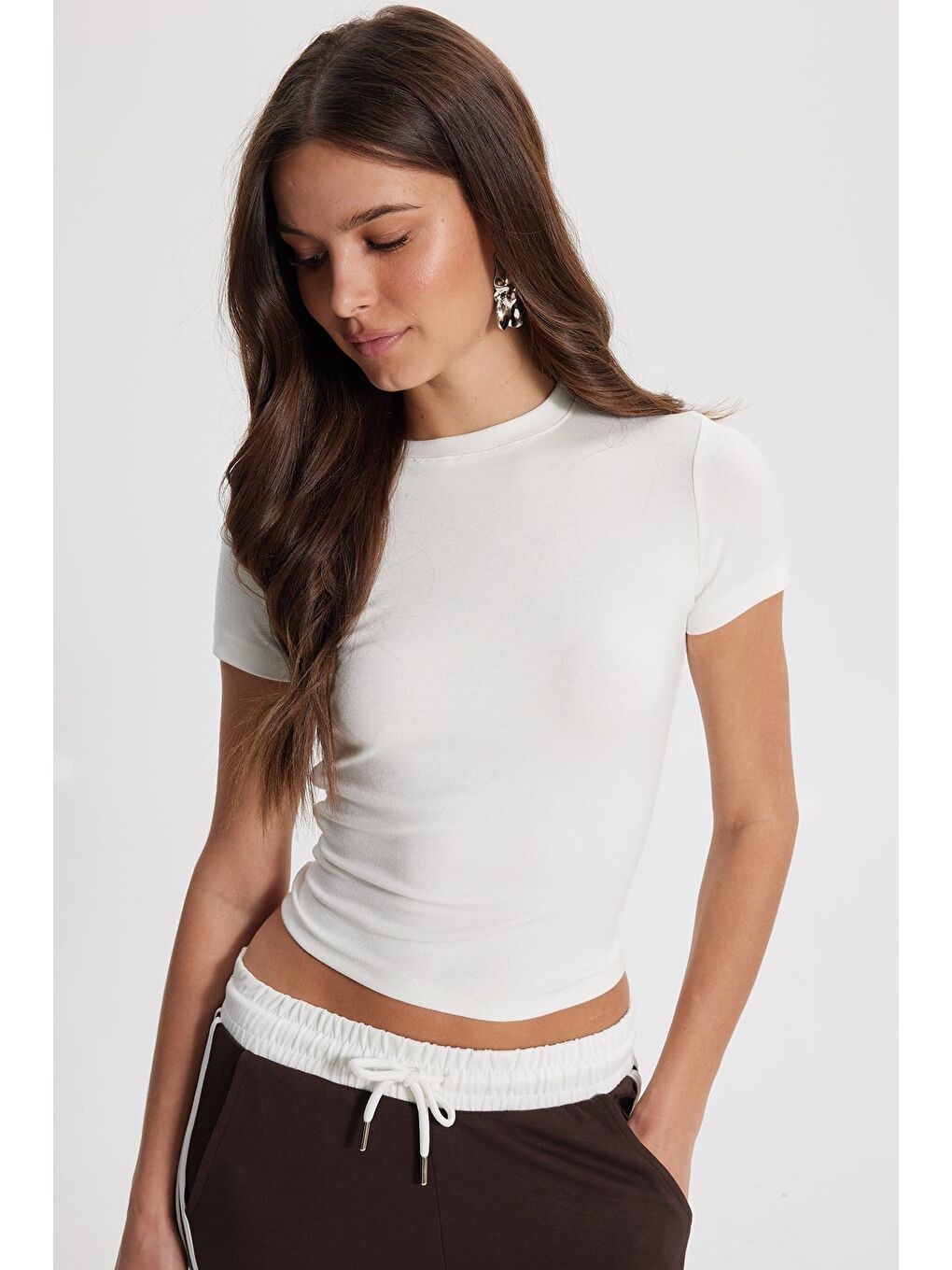 Kadın Slim Fit Dar Kesim Pamuklu Kısa Kollu Bisiklet Yaka Beyaz Tişört-6