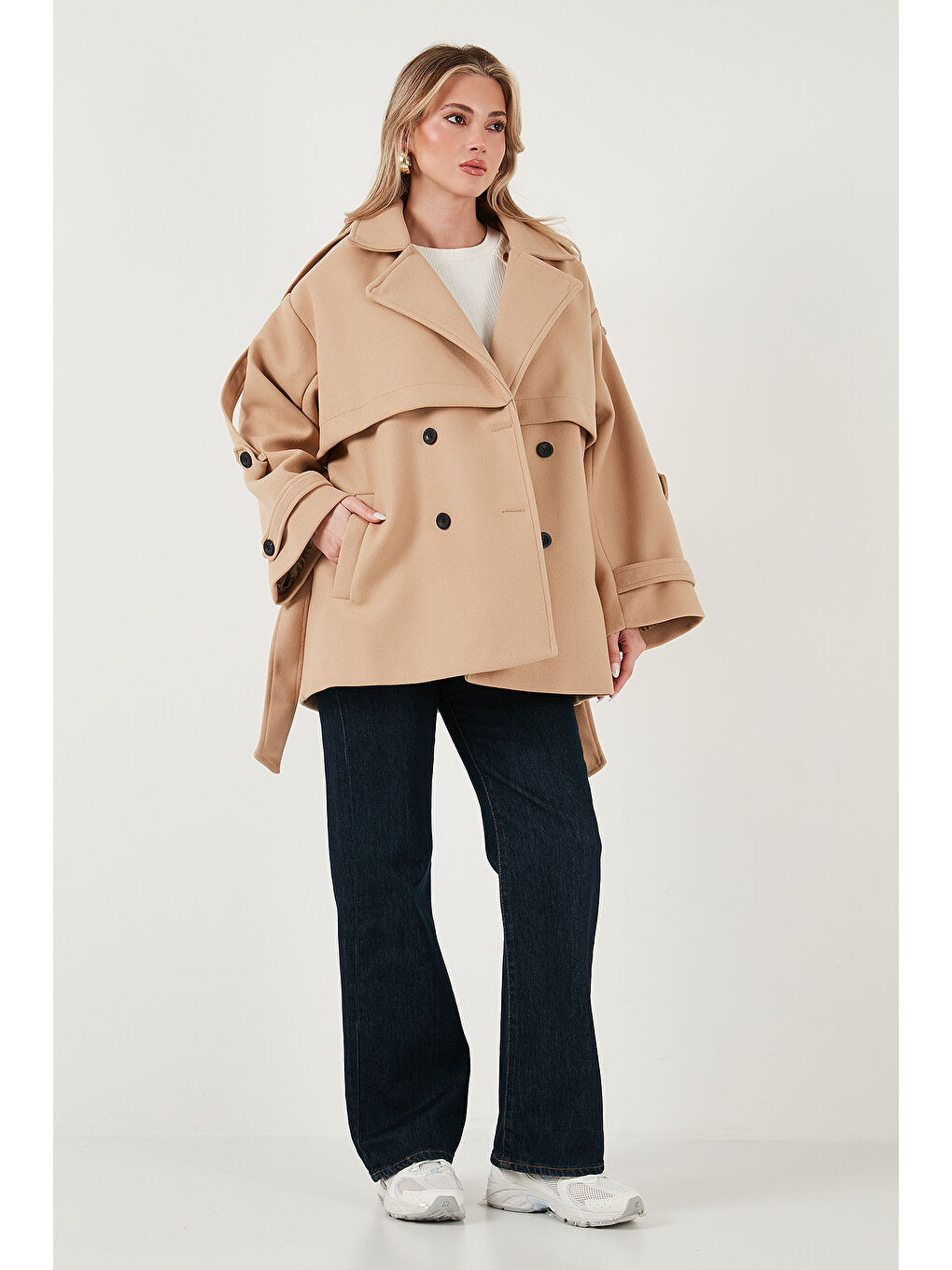 Kahverengi Oversize Fit Kruvaze Yaka Kuşaklı Kaşe Kaban 6839669-1