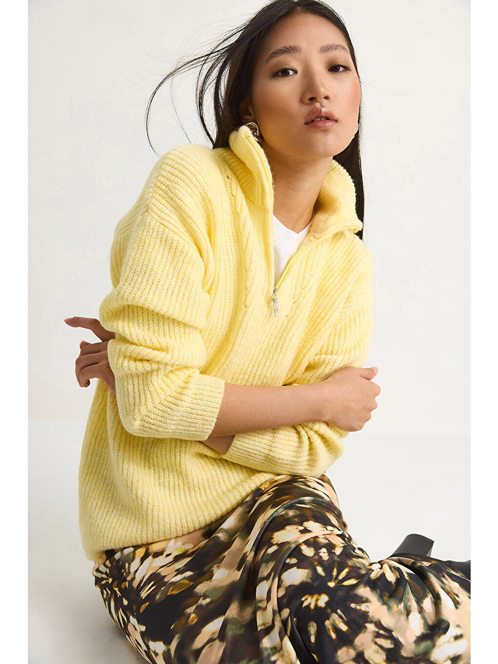 Sarı Kadın Fermuarlı Balıkçı Yaka Oversize Triko Kazak-3