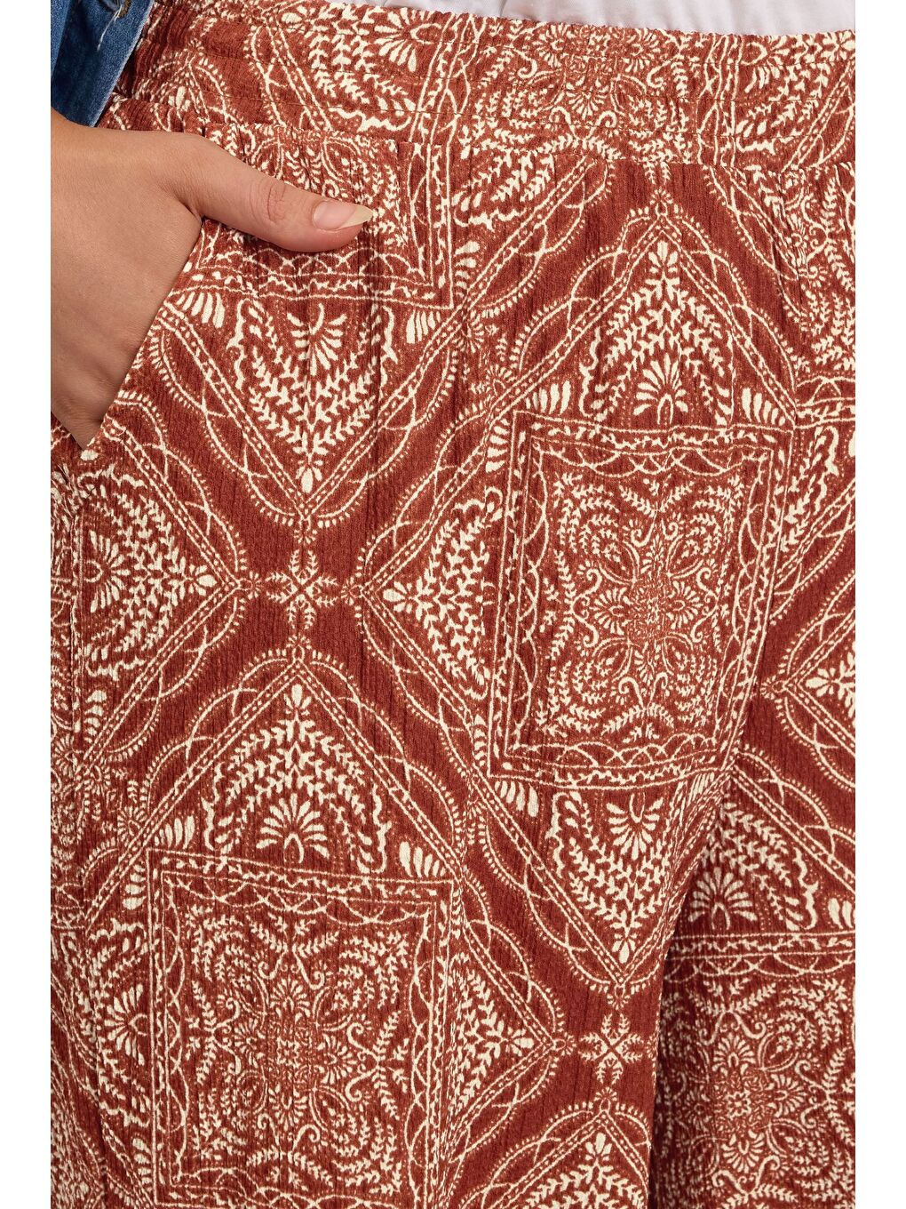 Kahverengi Büyük Beden Beli Lastikli Cepli Geniş Paça Baskılı Pantolon 310293-4