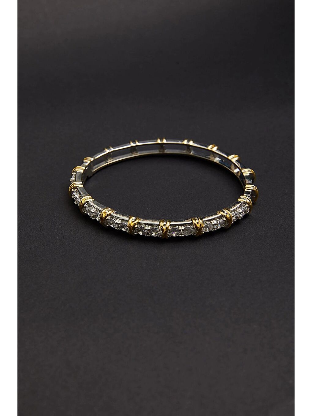 Gri Kadın Aksesuar XOXO Çelik Kelepçe Bileklik-3