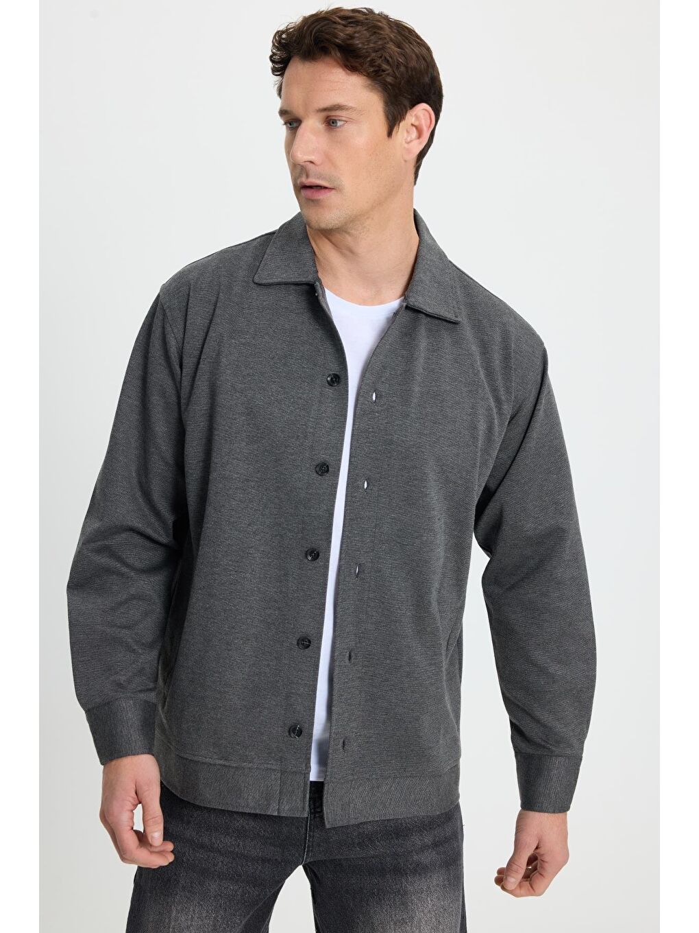 Erkek Relax Fit Rahat Kesim Düğmeli Yandan Cepli Örme Koyu Gri Ceket Gömlek-5