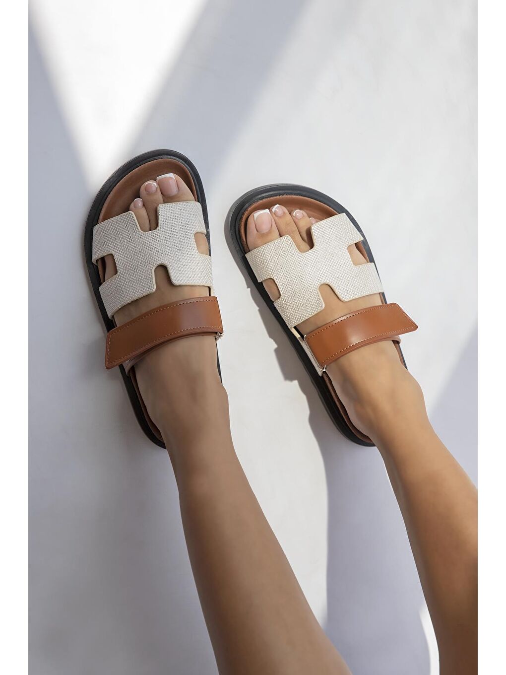 Palmeira  Kadın  Cırt  Bantlı  Deri  Terlik Bej-Hasır