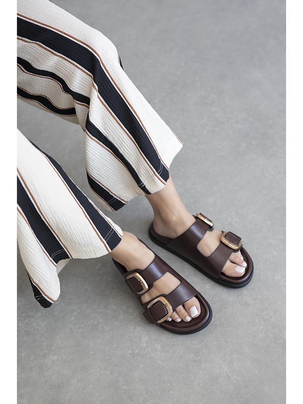 Kahverengi Harden Kadın Toka Detay Günlük Konfor Deri Terlik Kahve-1