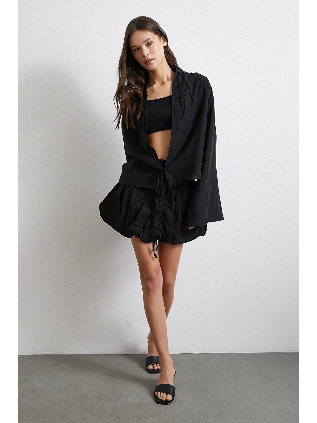 Geniş Kol Önden Bağlamalı Bluz Siyah-1