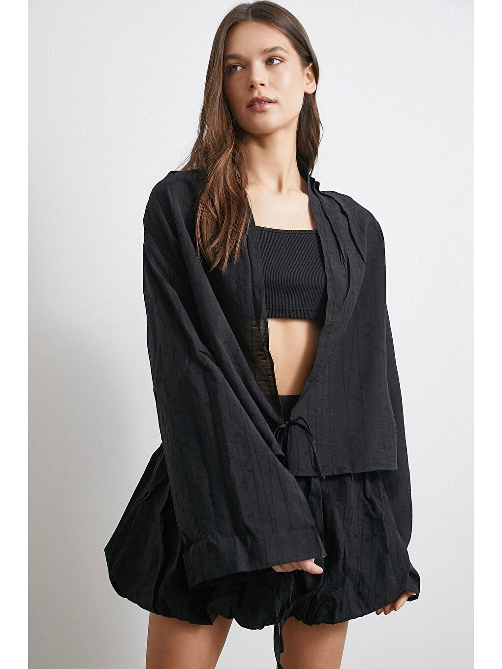 Geniş Kol Önden Bağlamalı Bluz Siyah-2