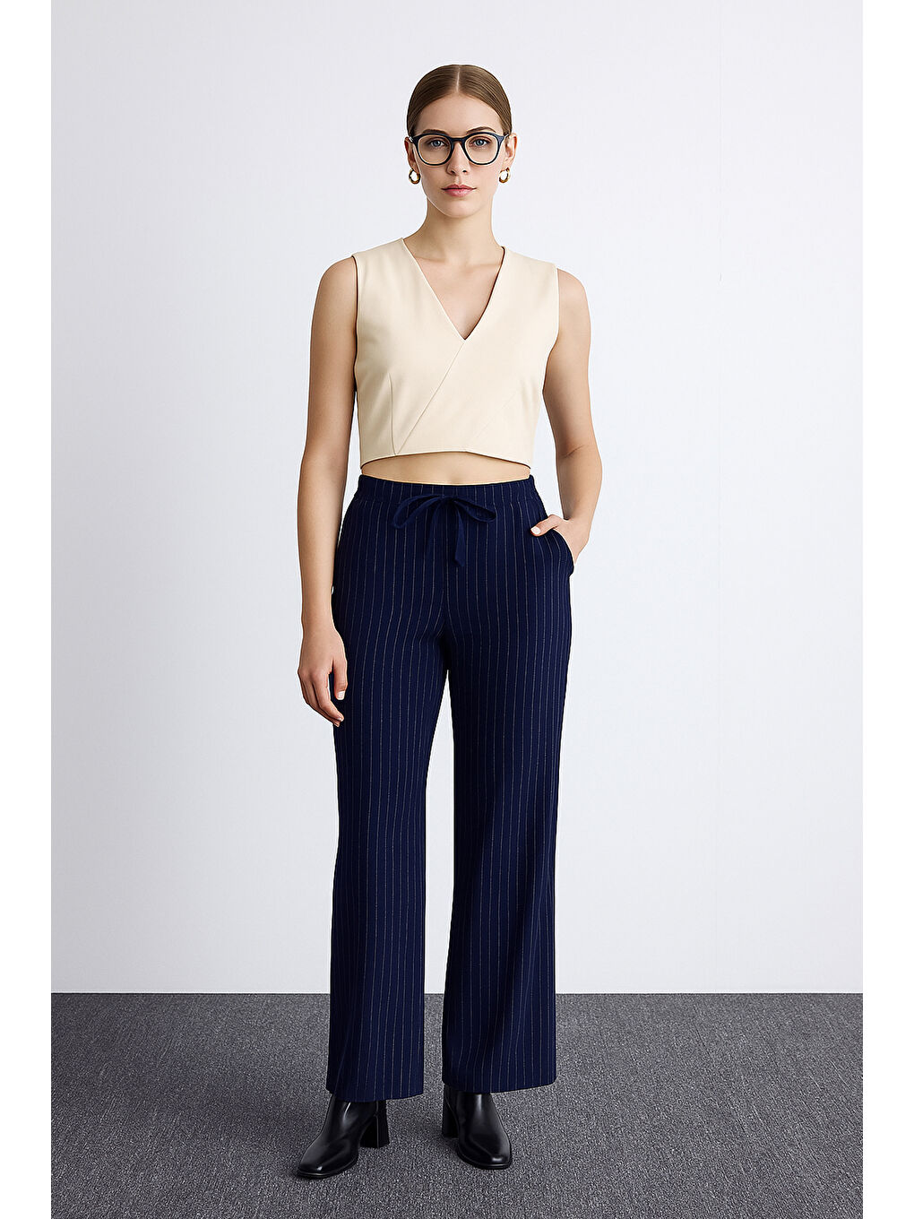 Lacivert Regular Fit Yüksel Bel Geniş Paça Pantolon 25K0393K1