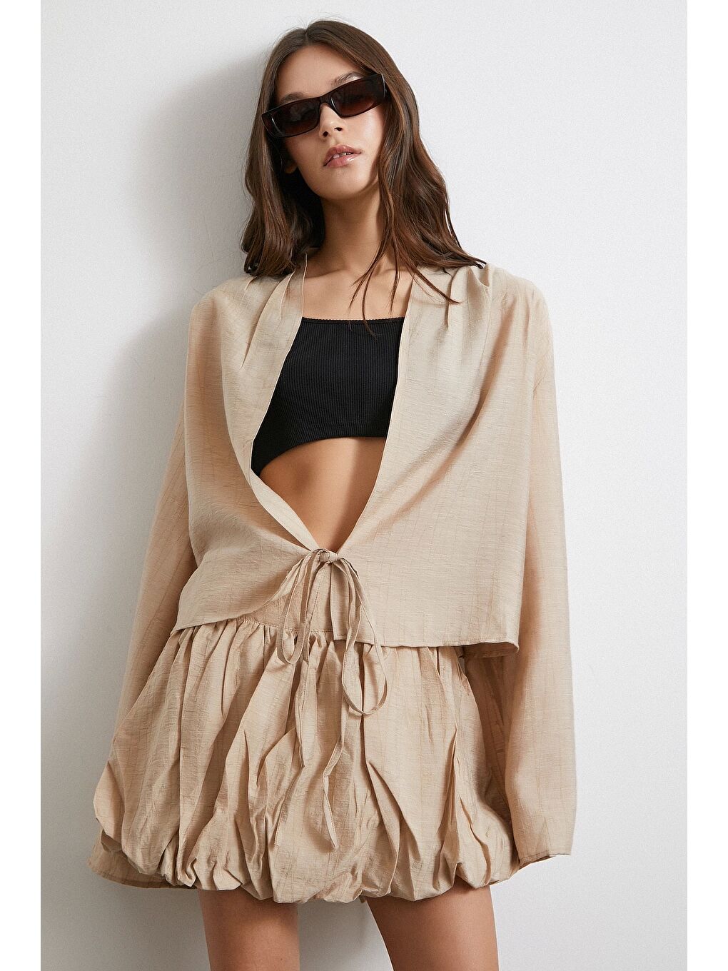 Geniş Kol Önden Bağlamalı Bluz Bej-3