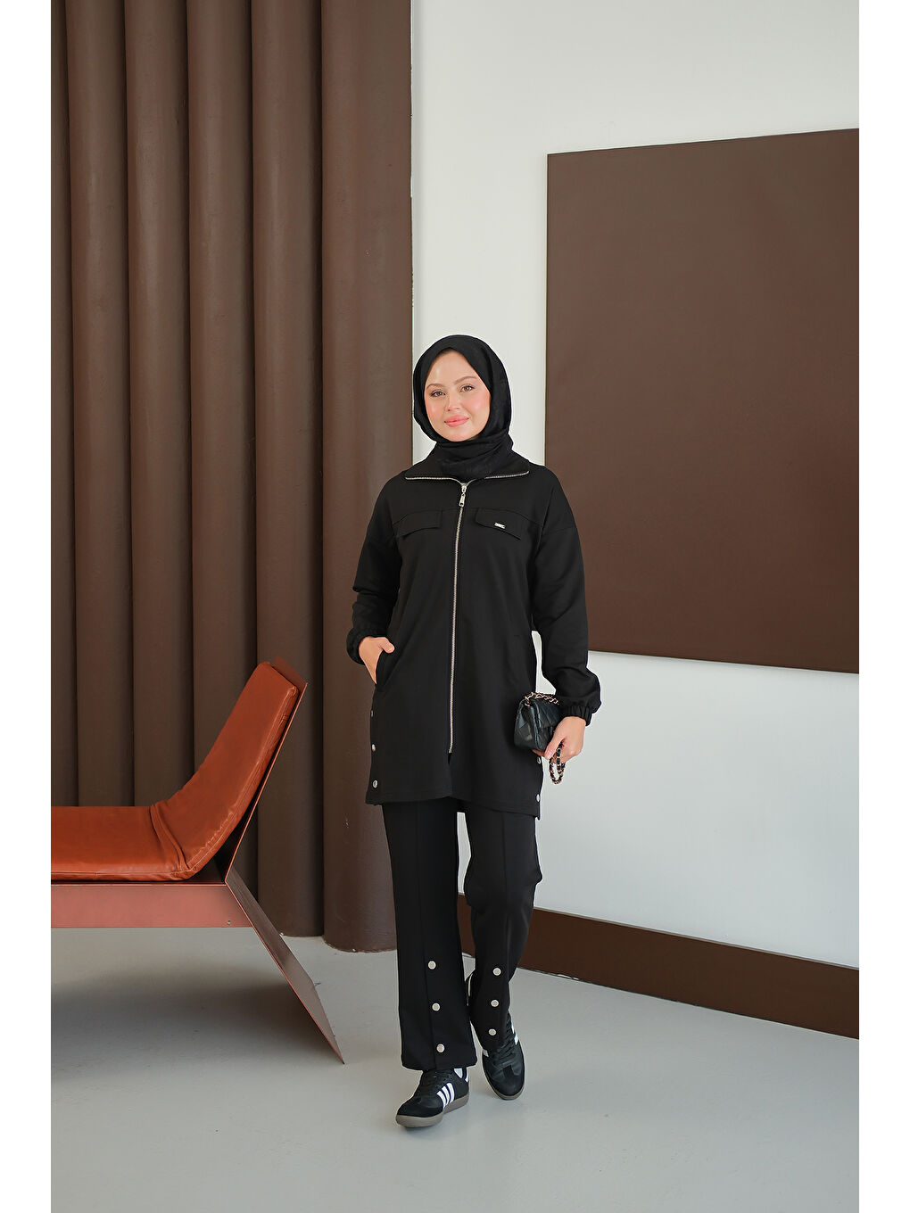 Kadın Yanları Çıtçıt Detay Fermuarlı Takım Siyah