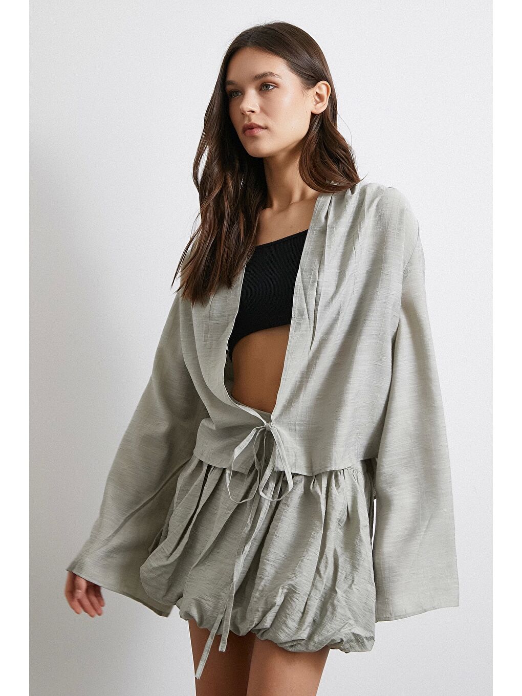 Bej Geniş Kol Önden Bağlamalı Bluz Taş-1