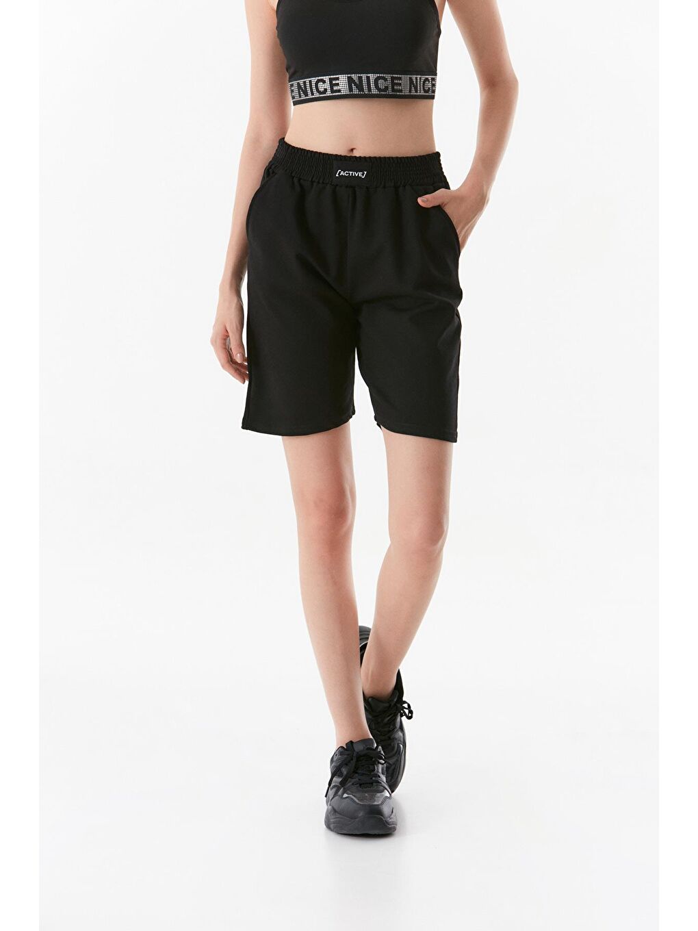 Siyah Beli Lastikli Cepli Şort-2