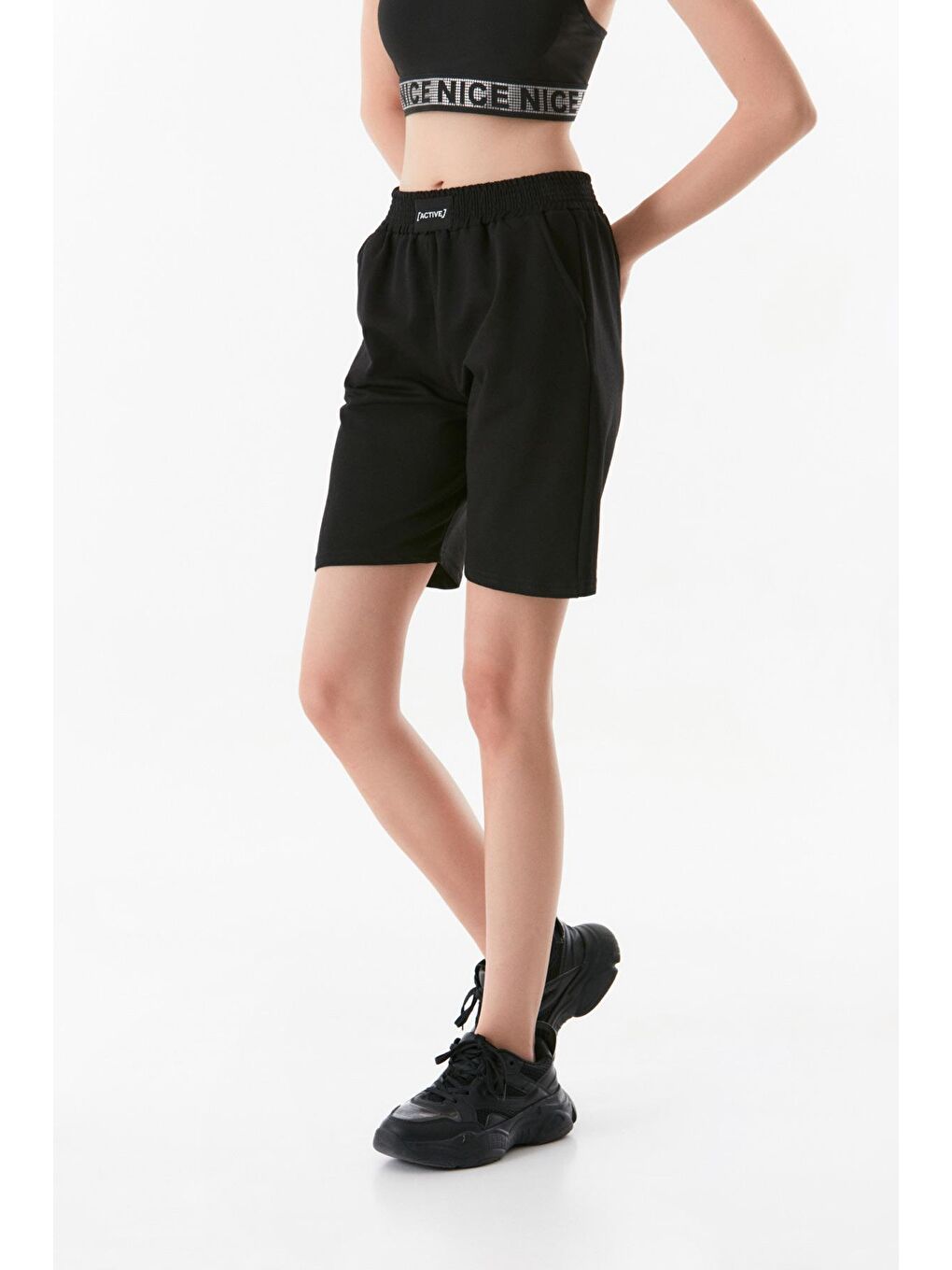 Siyah Beli Lastikli Cepli Şort-4