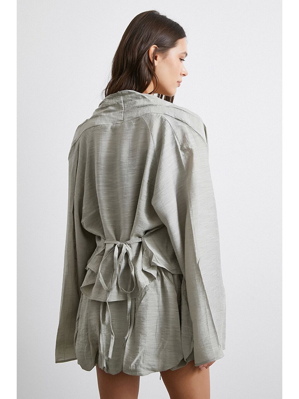 Bej Geniş Kol Önden Bağlamalı Bluz Taş-5