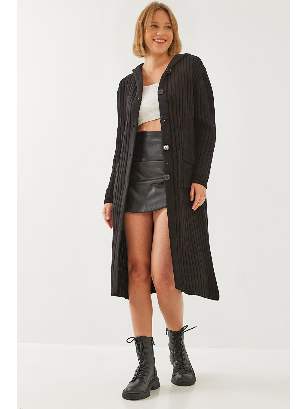 Siyah Kadın Kapüşonlu Cep Detaylı Basic Hırka