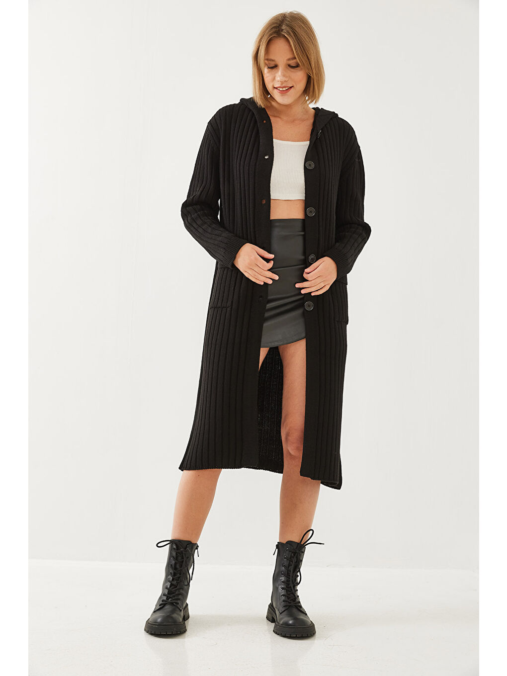 Siyah Kadın Kapüşonlu Cep Detaylı Basic Hırka-1