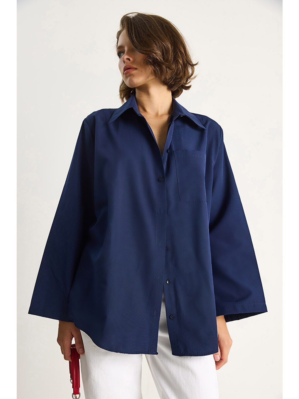 Lacivert Kadın Geniş Kollu Tek Cep Detaylı Oversize Basic Poplin Gömlek-4