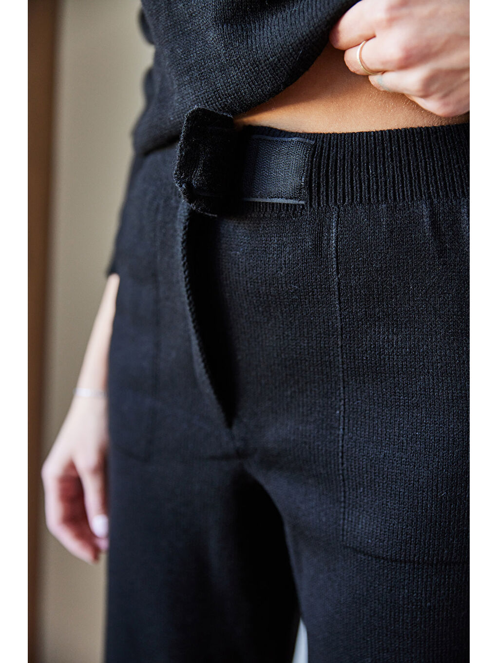 Siyah Kadın Beli Cırt Detaylı Basic Triko Alt-Üst Takım-2