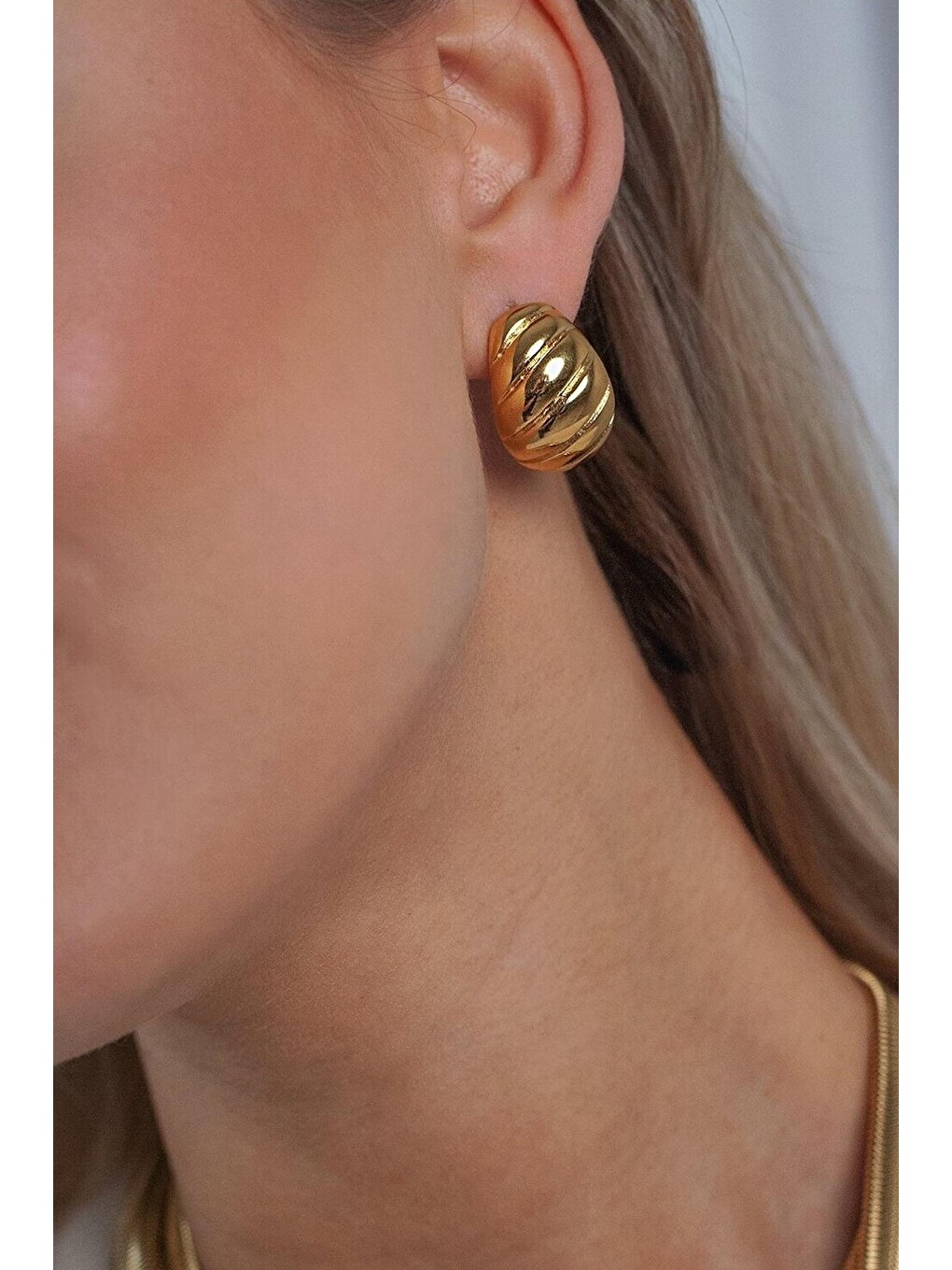 Sarı Gold Kruvasan Halka Çelik Küpe-1