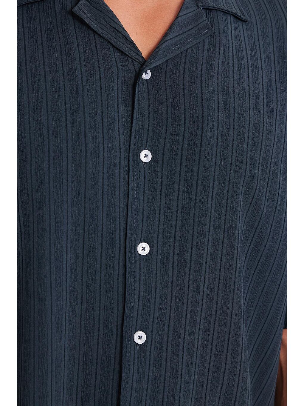 Erkek Relax Fit Rahat Kesim Çizgili Apaş Yaka Kısa Kollu Koyu Yeşil Gömlek-2