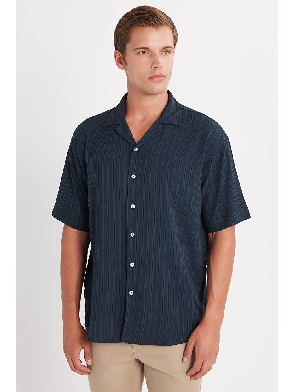 Erkek Relax Fit Rahat Kesim Çizgili Apaş Yaka Kısa Kollu Koyu Yeşil Gömlek-3