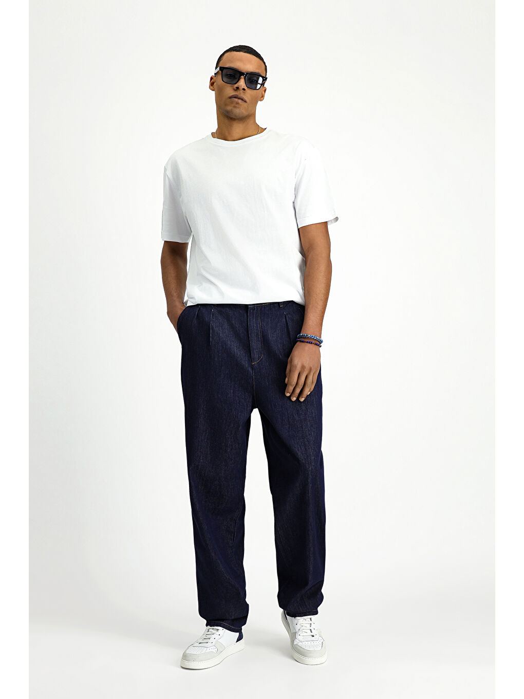 Beyaz Bisiklet Yaka Oversize Pamuk Baskılı Tişört