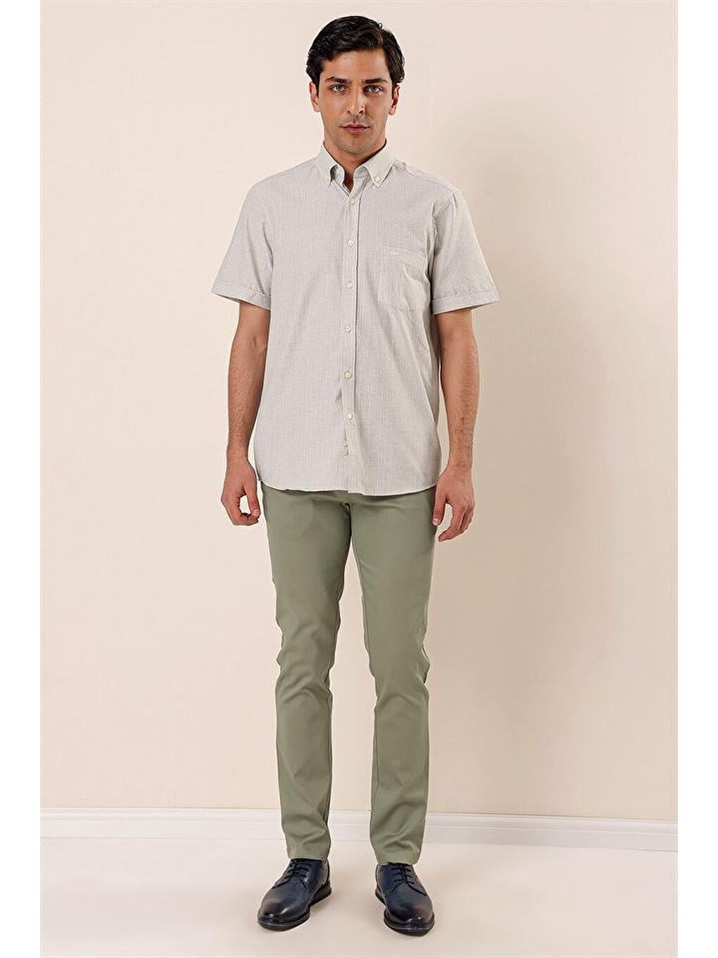 Koyu Haki Kısa Kollu Pamuklu Klasik Comfort Fit Rahat Kesim Gömlek 1004230158-4