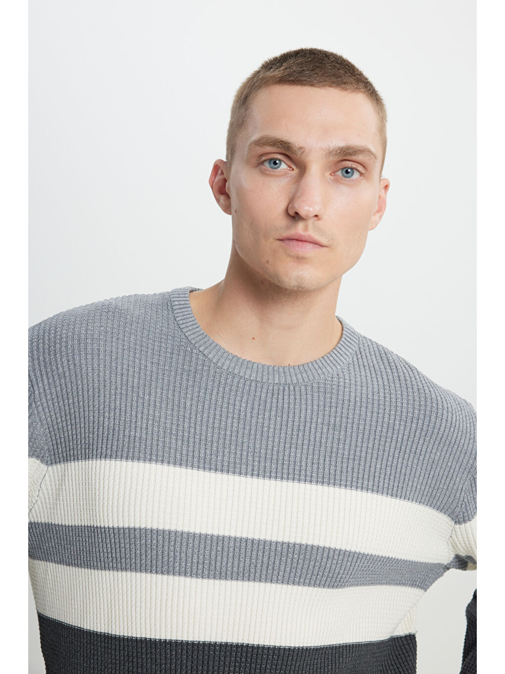 Erkek Antrasit-Melanj Standart Fit Normal Kesim Bisiklet Yaka Desenli Triko Kazak-4