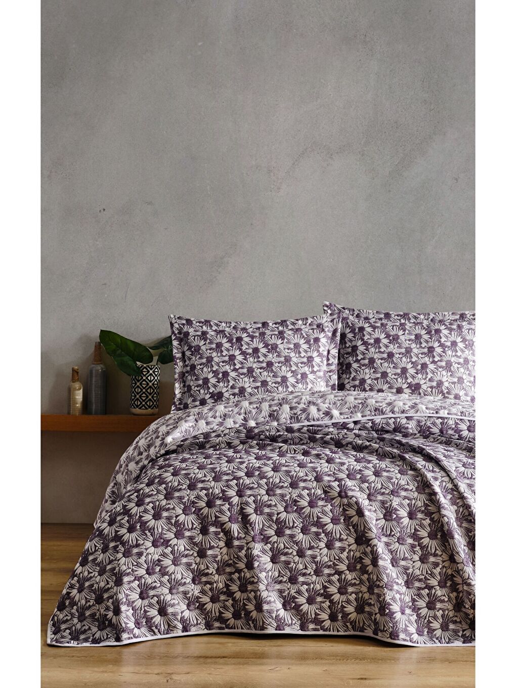 Mor Daisy Çift Kişilik Yatak Örtüsü