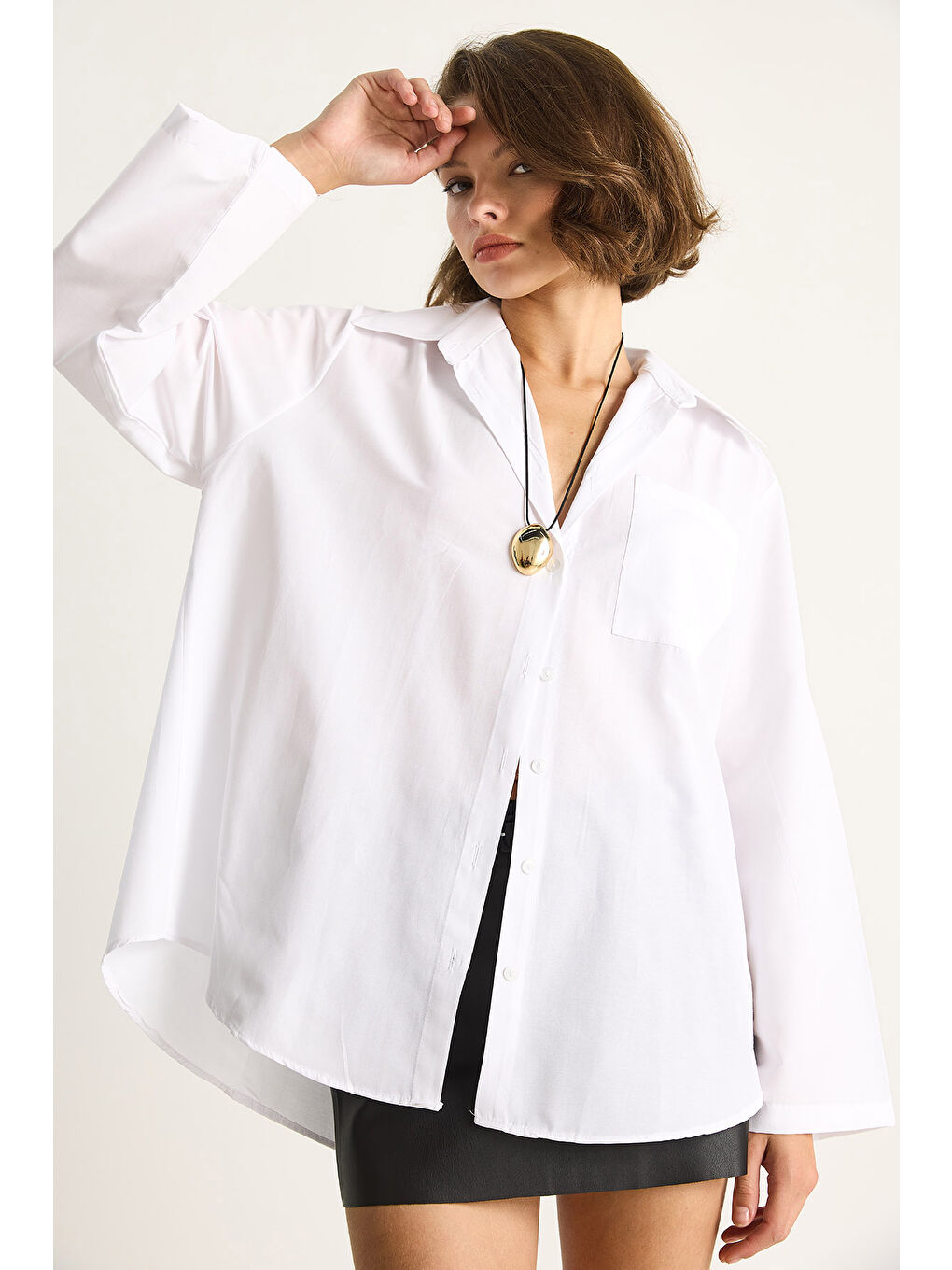 Beyaz Kadın Geniş Kollu Tek Cep Detaylı Oversize Basic Poplin Gömlek-4