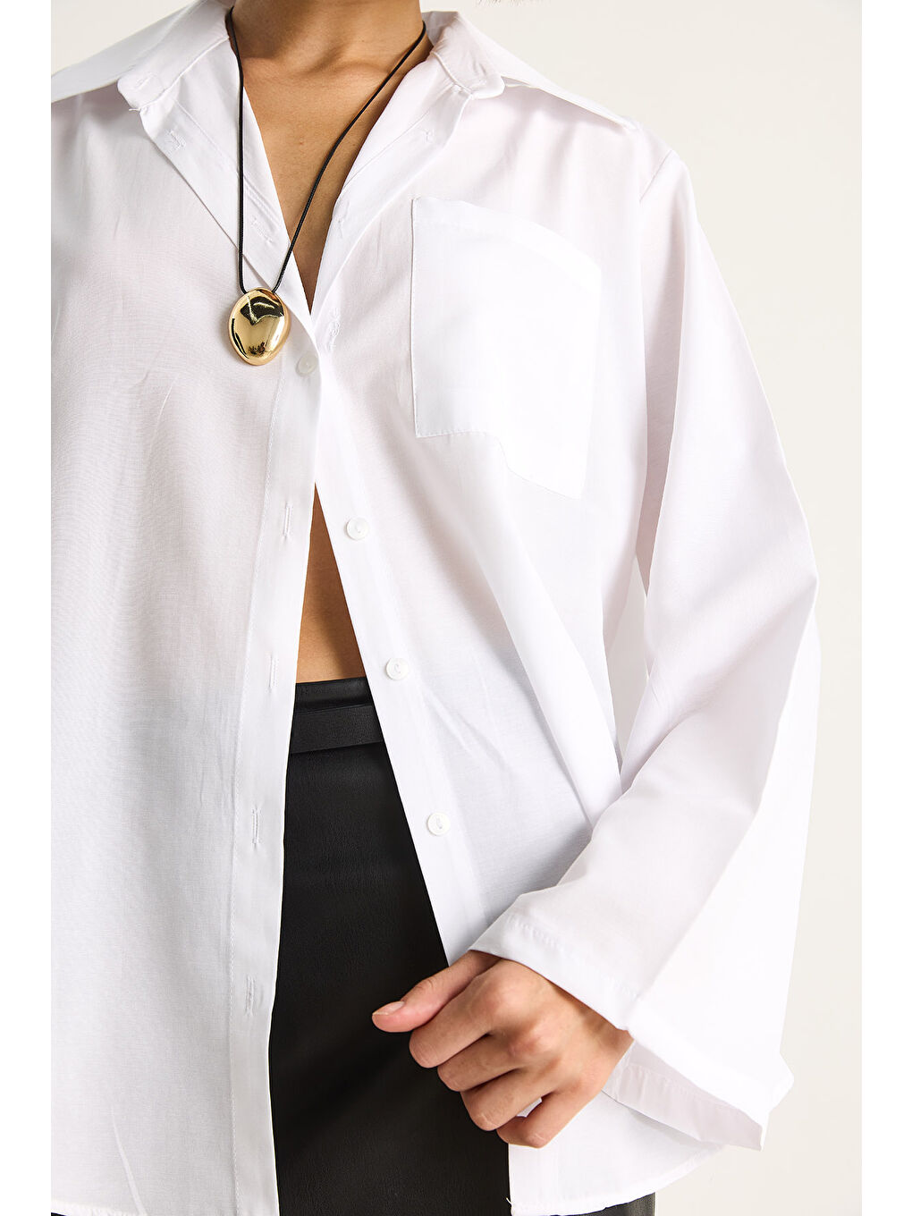 Beyaz Kadın Geniş Kollu Tek Cep Detaylı Oversize Basic Poplin Gömlek-5