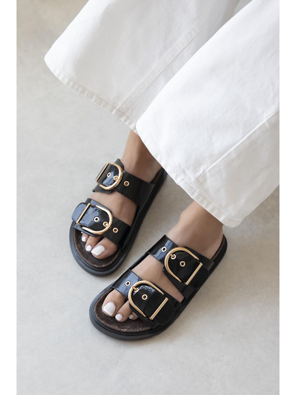 Zowie  Kadın  Toka  Detay  Günlük Konfor Rugan Terlik Siyah