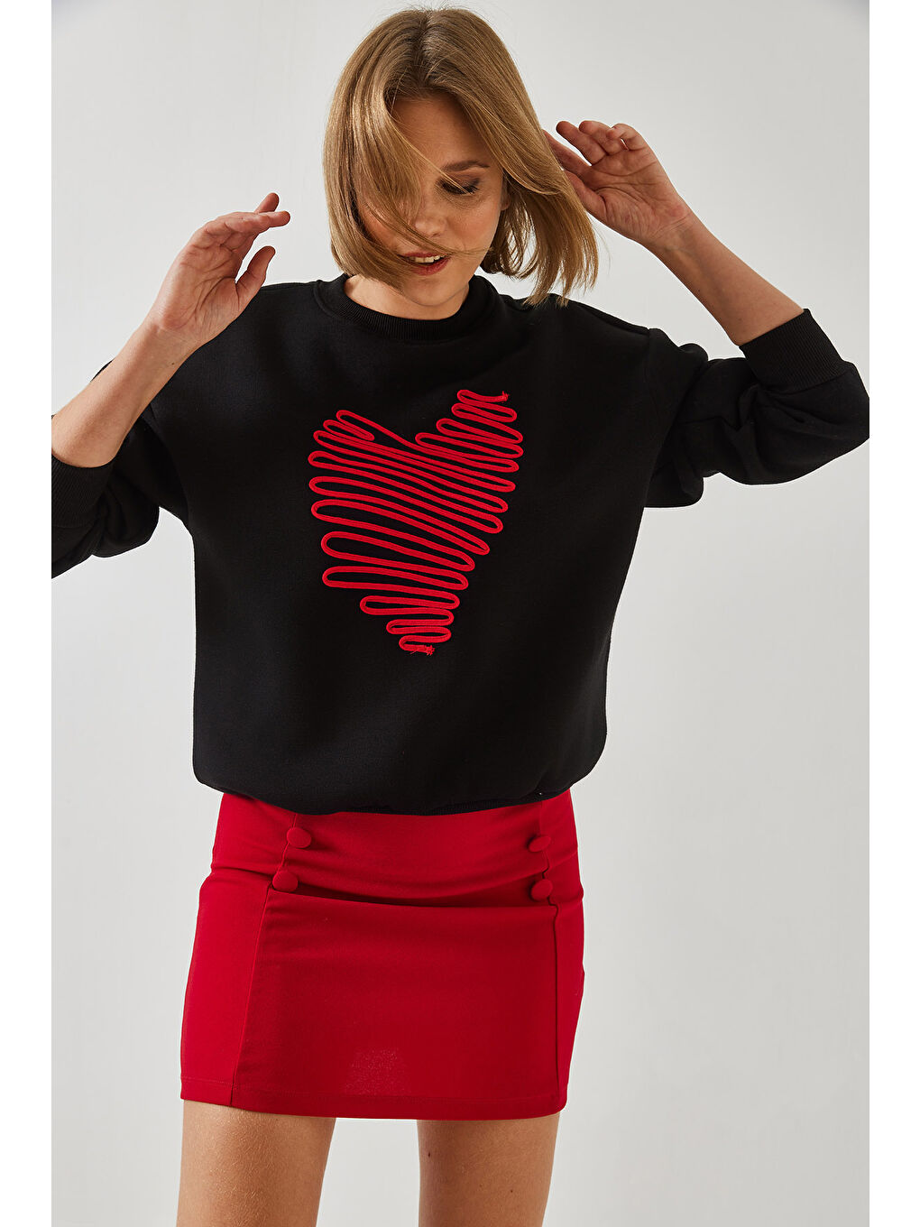 SHADE Siyah Kadın Kalp Nakışlı Sweatshirt - 5