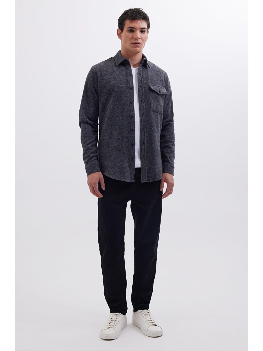 Erkek Slim Fit Tek Cep Kapaklı Düz Oduncu Spor Koyu Gri Gömlek-3