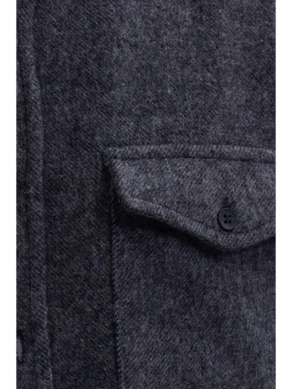 Erkek Slim Fit Tek Cep Kapaklı Düz Oduncu Spor Koyu Gri Gömlek-5