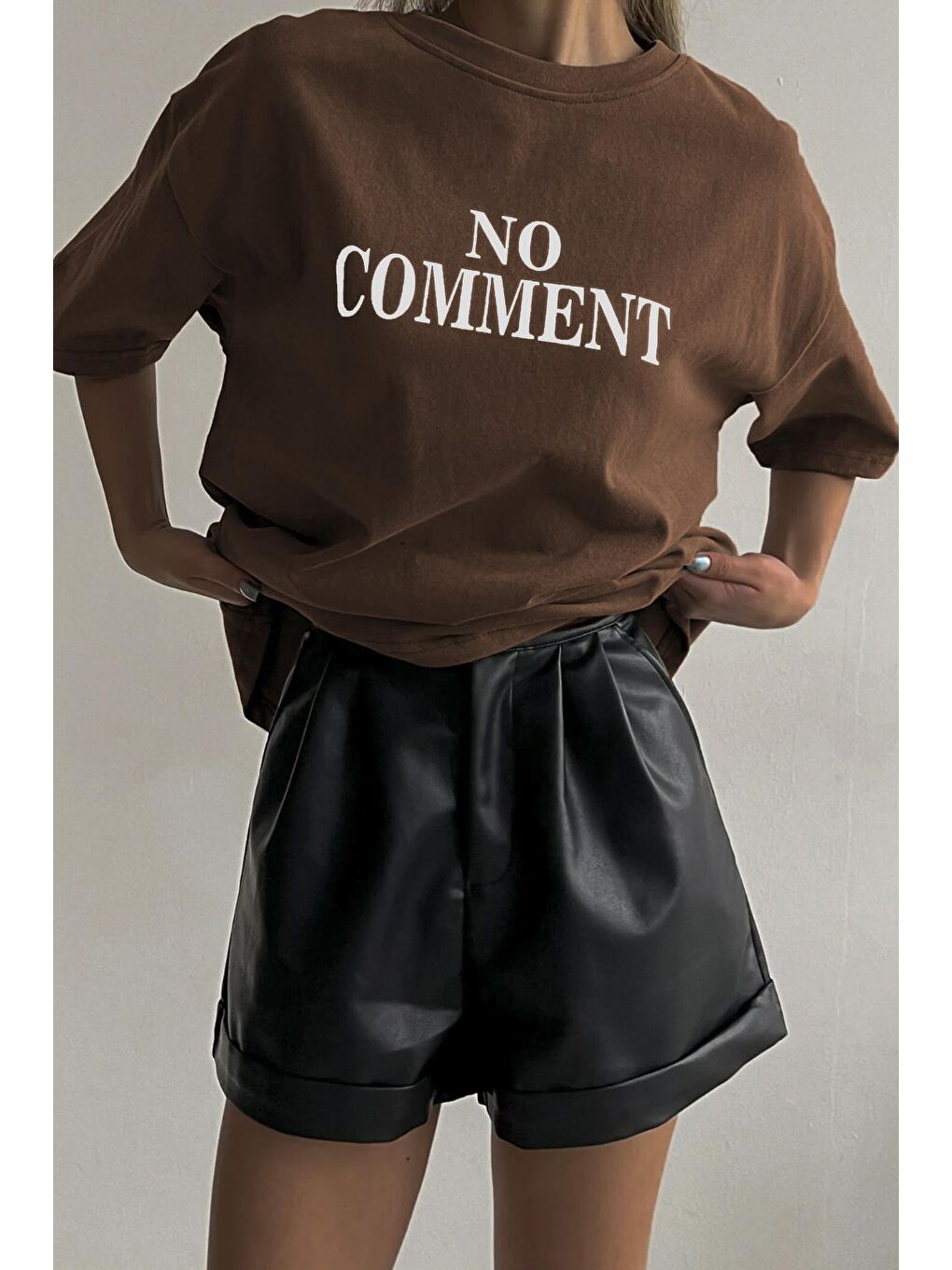 Kahverengi Acı Kahve Baskılı Bisiklet Yaka Kadın Tişört Mg1763