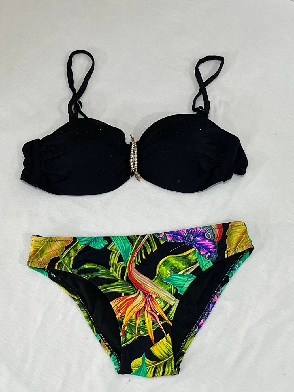 Kadın Siyah Taş İşlemeli Toka Aksesuarlı Astarlı Bikini Takım HZL25S-LC208-1