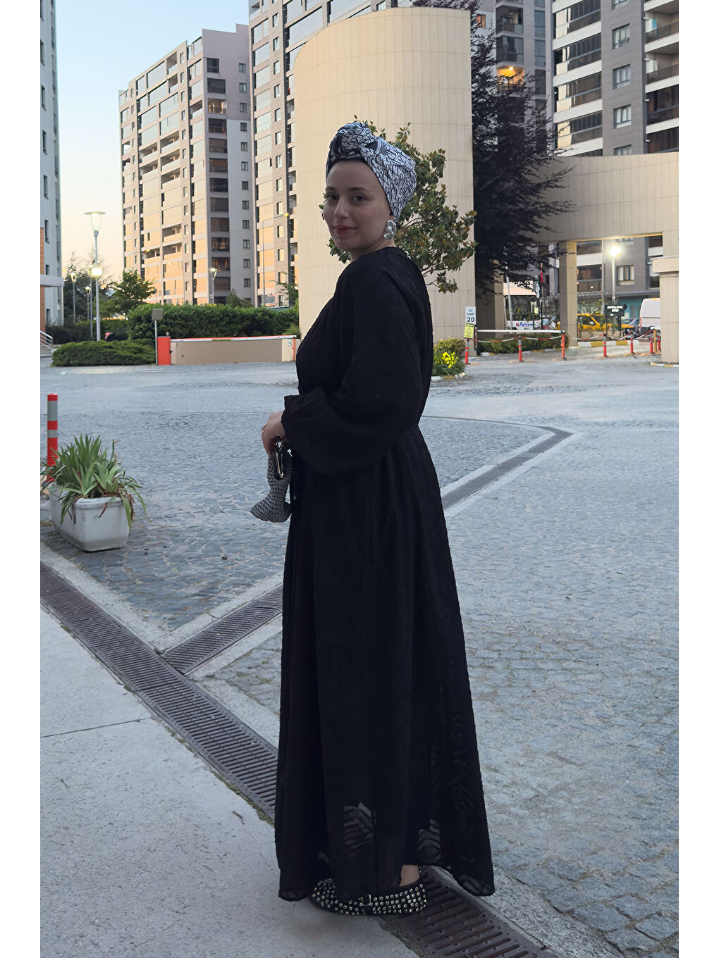 Kadın Kendinden Desenli Oversize Elbise Siyah-2