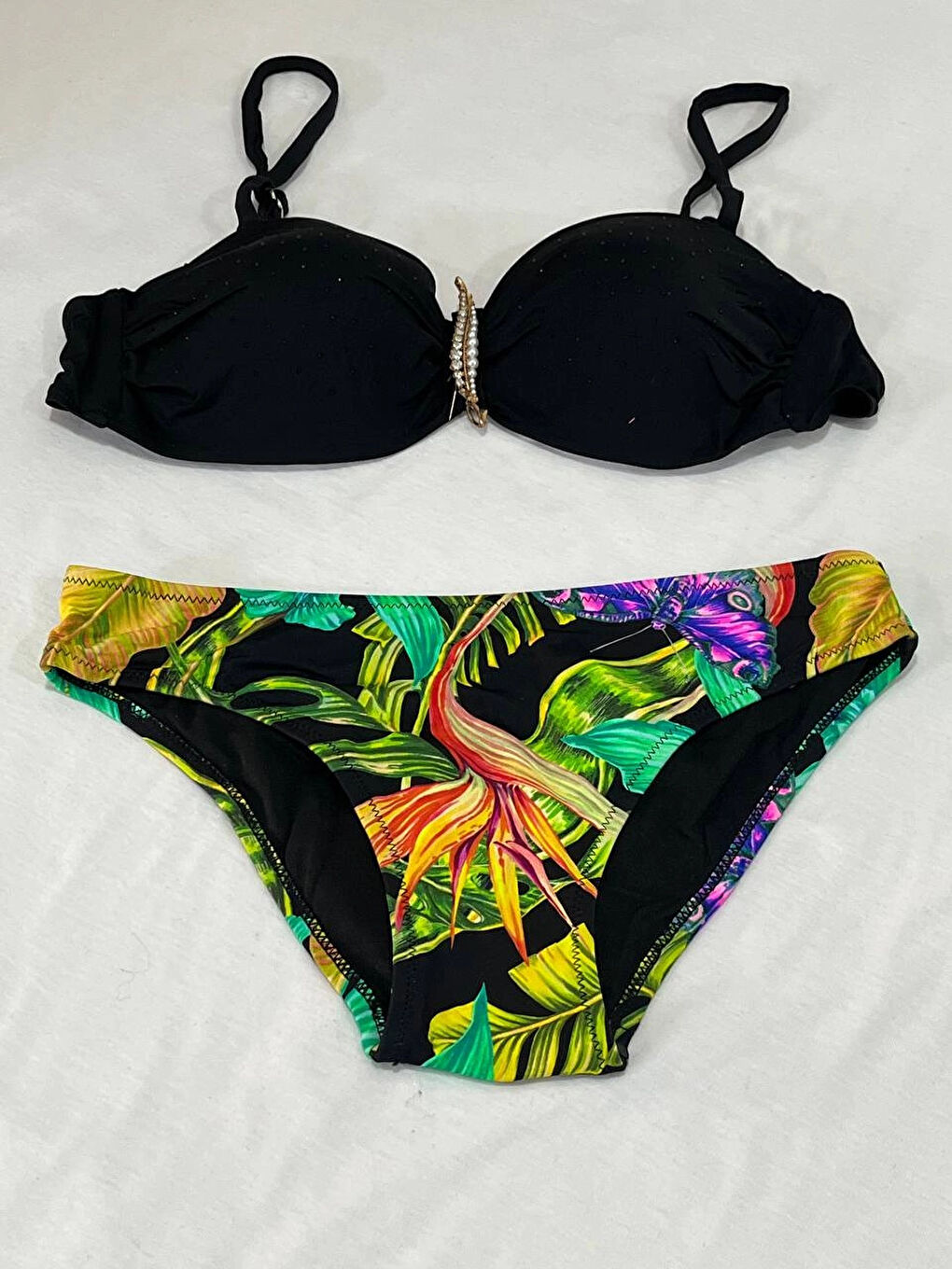 Kadın Siyah Taş İşlemeli Toka Aksesuarlı Astarlı Bikini Takım HZL25S-LC208-2