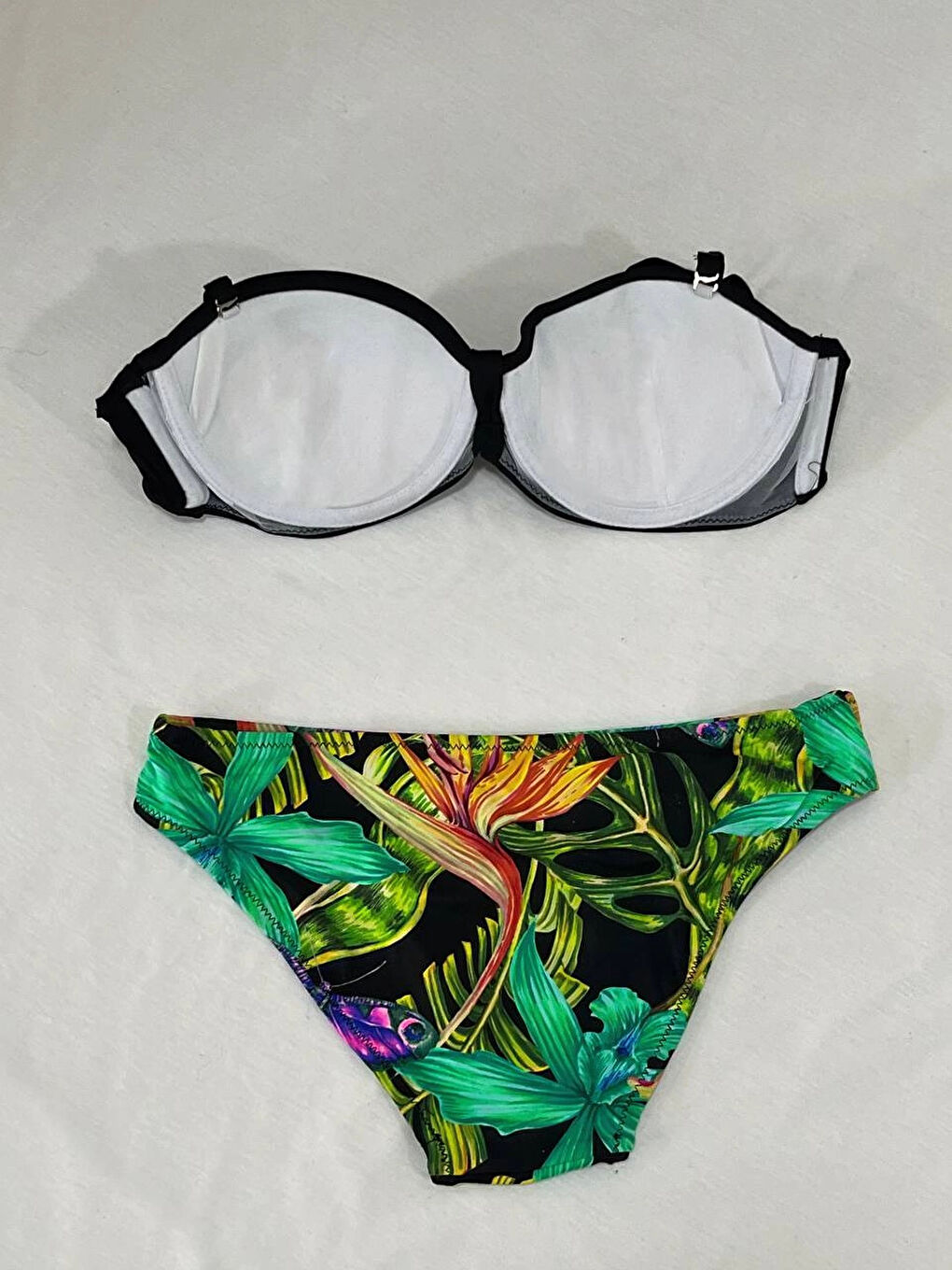 Kadın Siyah Taş İşlemeli Toka Aksesuarlı Astarlı Bikini Takım HZL25S-LC208-4