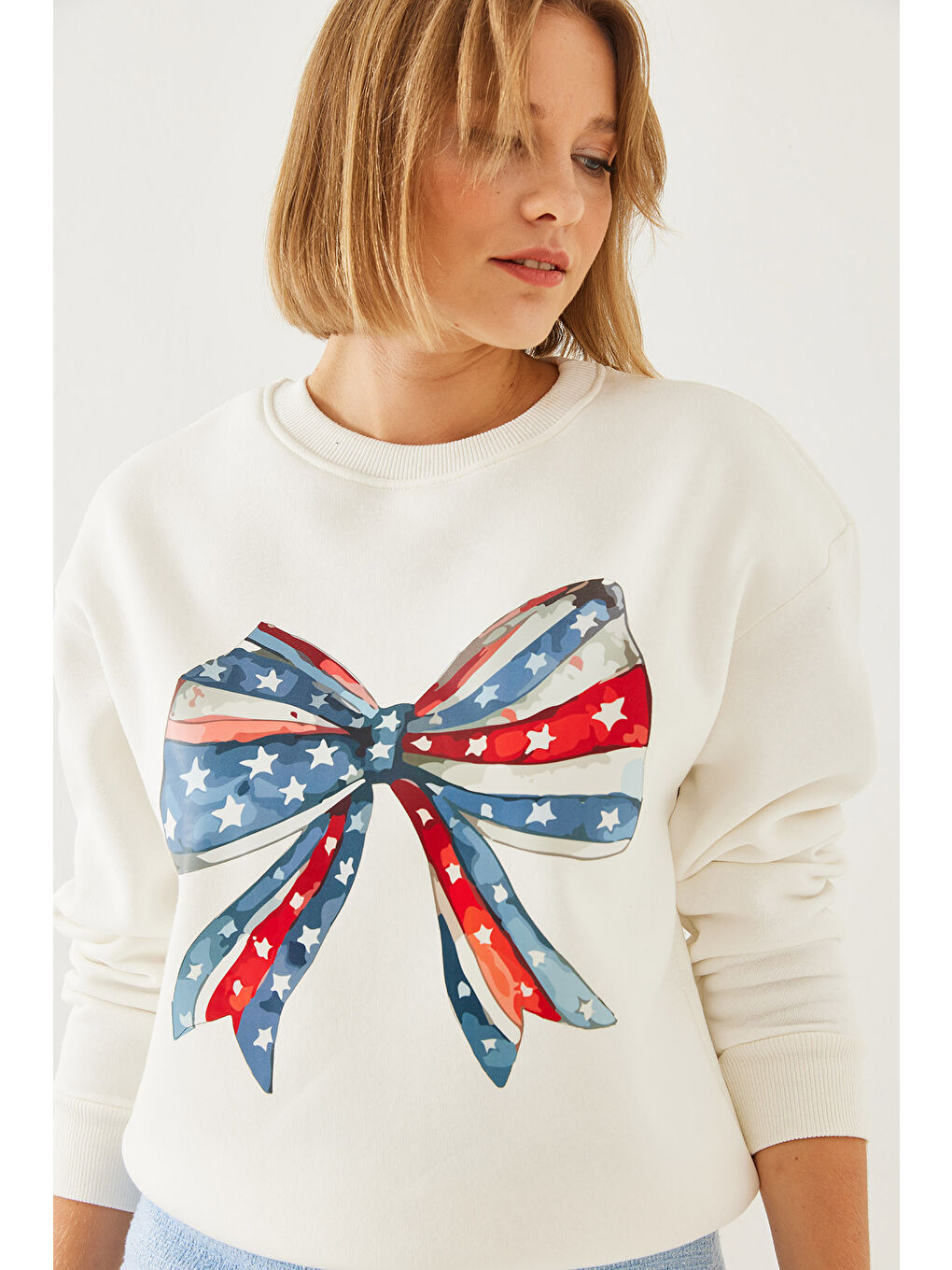 Ekru Kadın Renkli Kelebek Baskılı Sweatshirt MBHS-1