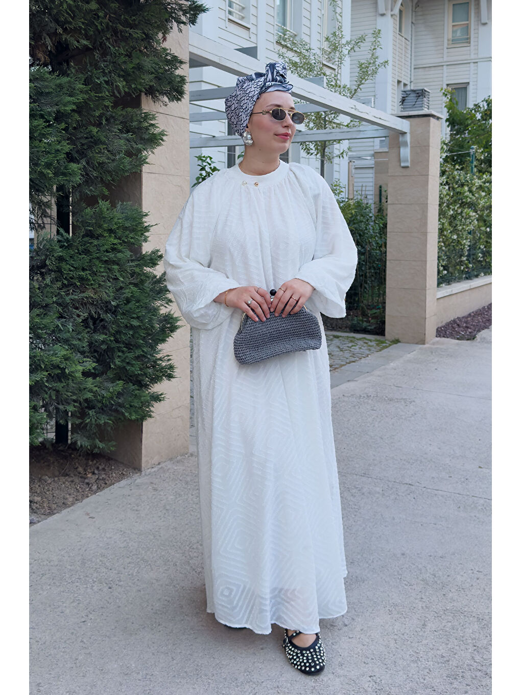 Kadın Kendinden Desenli Oversize Elbise Beyaz-1