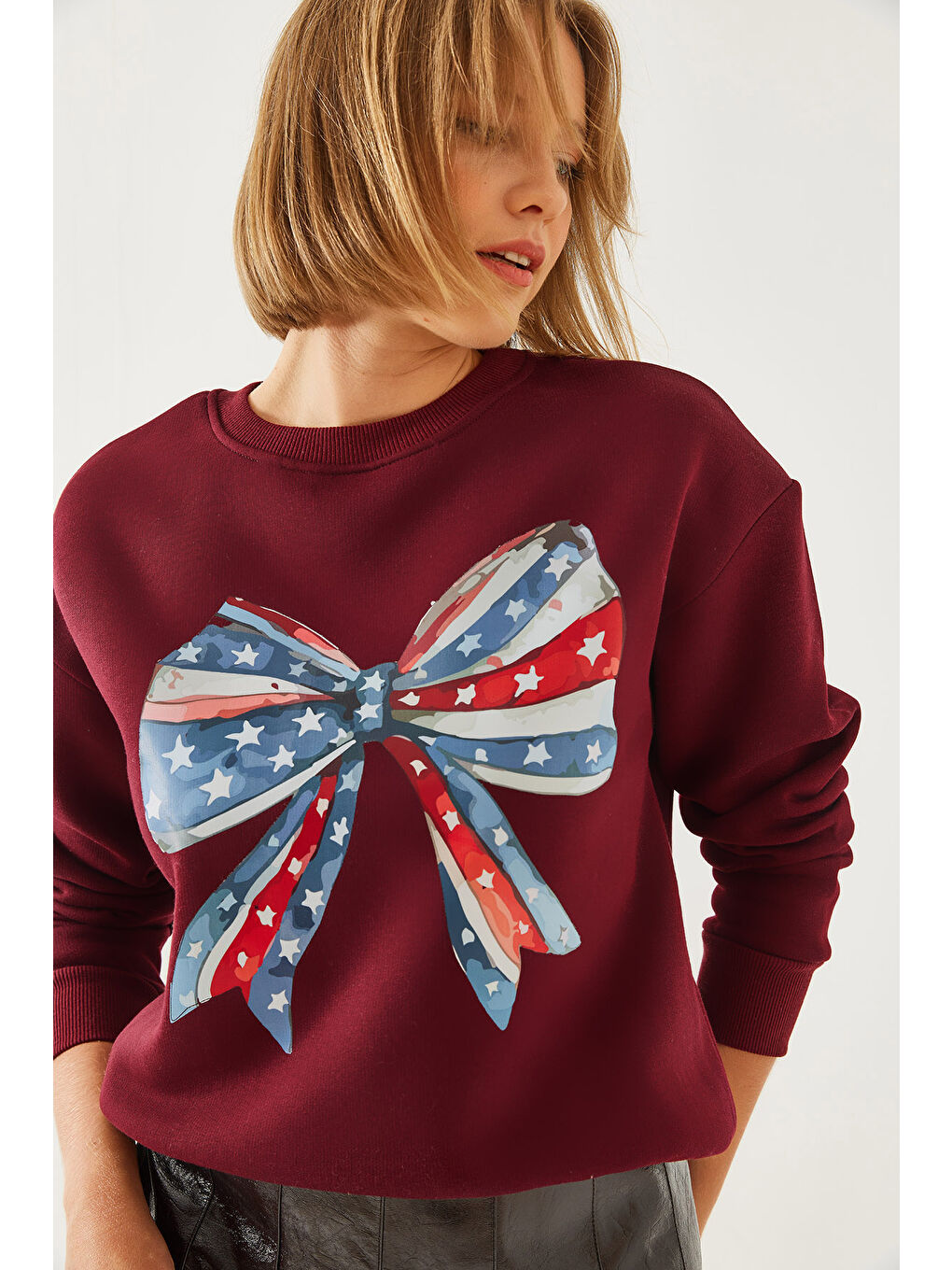 Bordo Kadın Renkli Kelebek Baskılı Sweatshirt MBHS