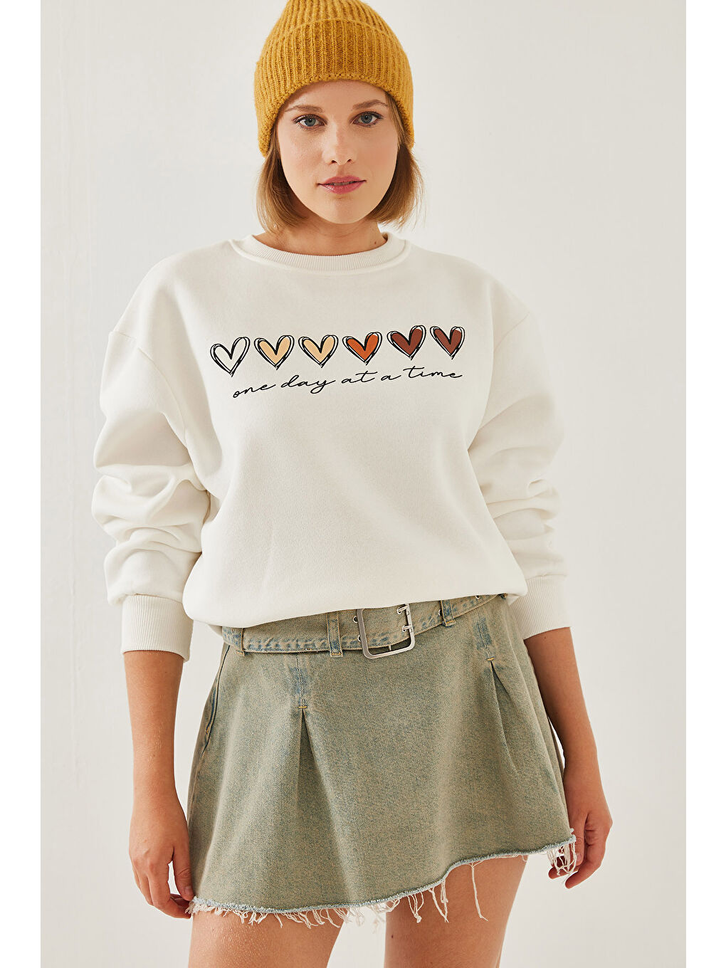 SHADE Ekru Kadın Üç İplik Şardonlu Renkli Kalp Baskılı Sweatshirt Mbhs - 2
