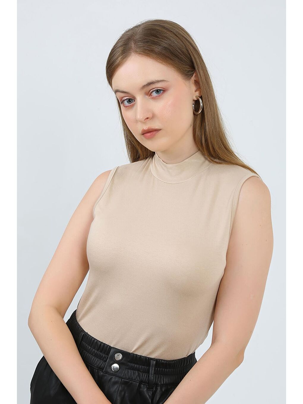 Ekru Kadın Kolsuz Body-1