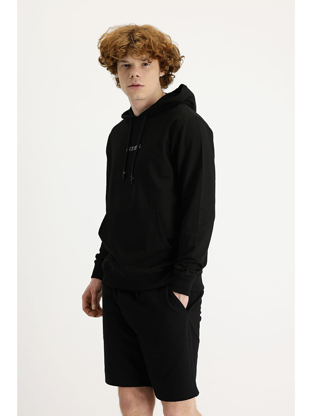 Siyah Kapüşonlu Nakışlı Pamuklu Sweatshirt-2