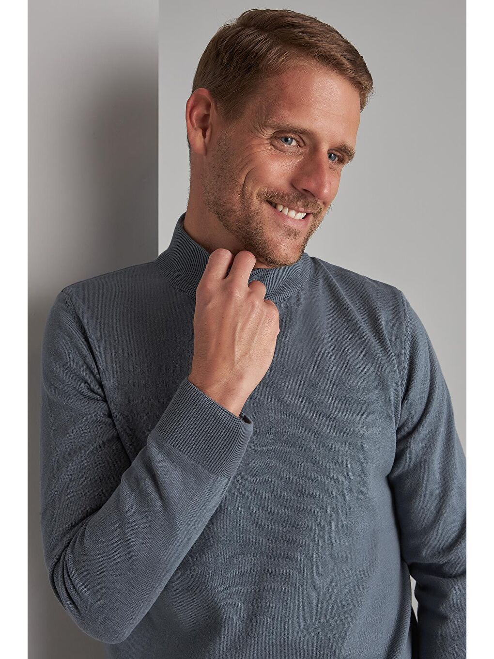 Yeşil Petrol Standart Fit Dar Kalıp Yarım Balıkçı Düz Uzun Kollu Triko-2