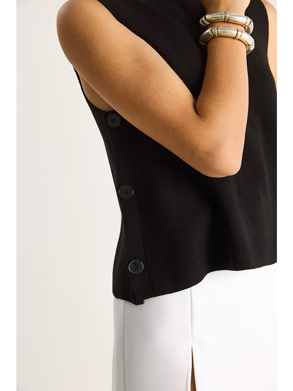 Siyah Kadın Bisiklet Yaka Yandan Düğme Aksesuarlı Örme Bluz-4