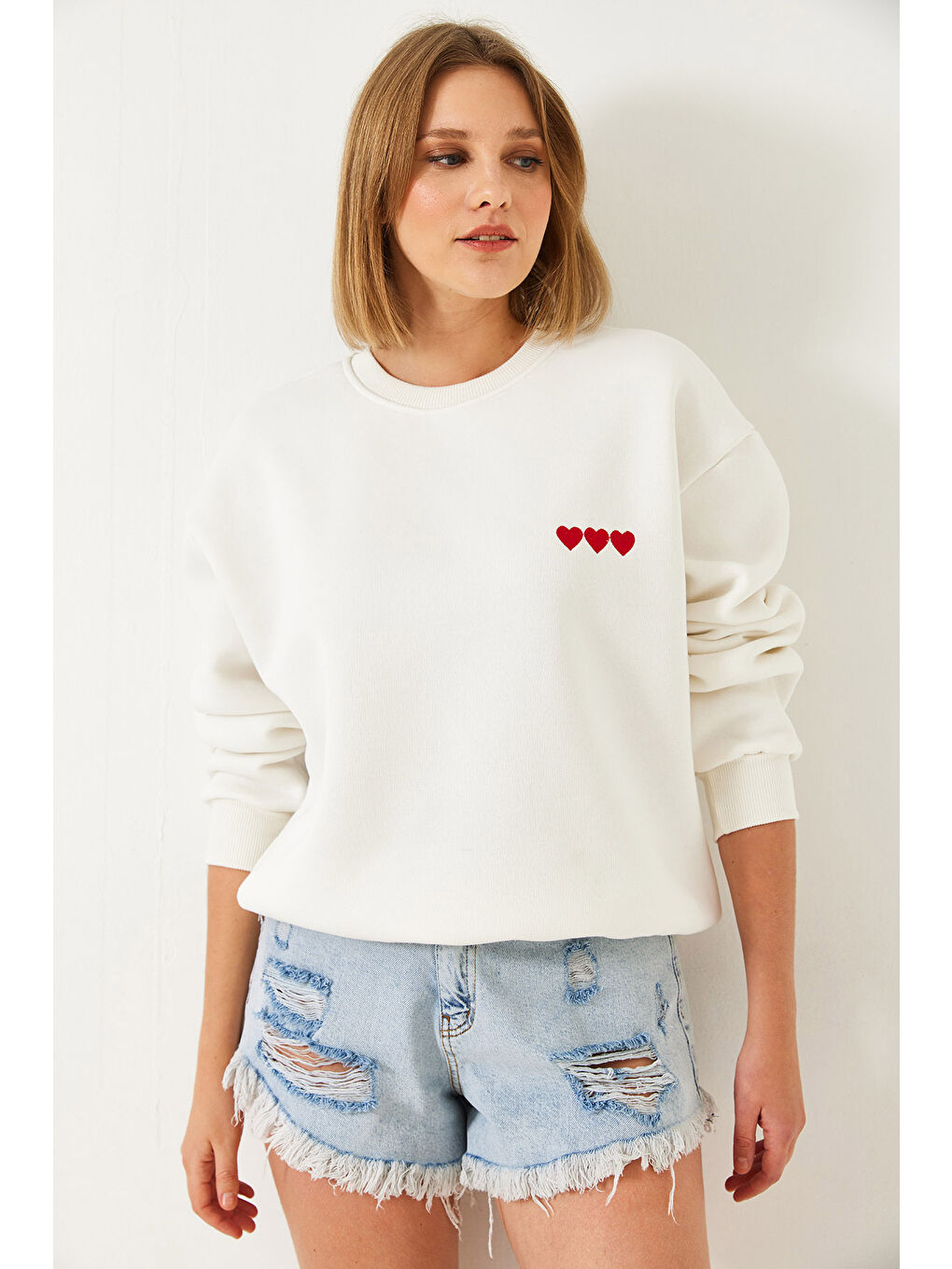 Ekru Kadın Kalp Nakışlı Şardonlu Sweatshirt-2