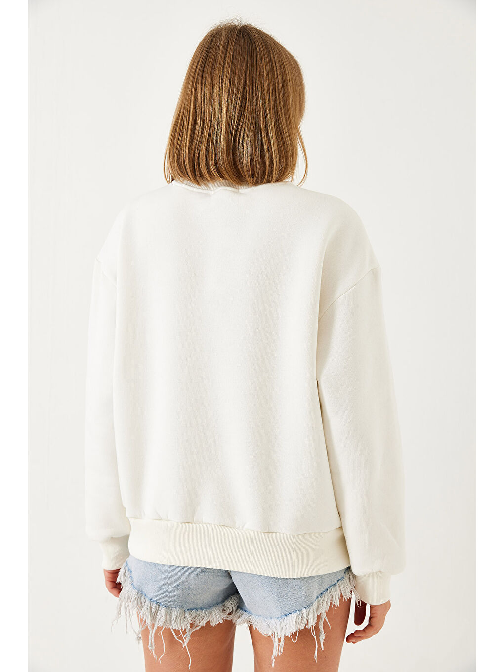 Ekru Kadın Kalp Nakışlı Şardonlu Sweatshirt-6